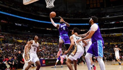  穆雷准绝杀跳投命中，马刺主场险胜鹈鹕