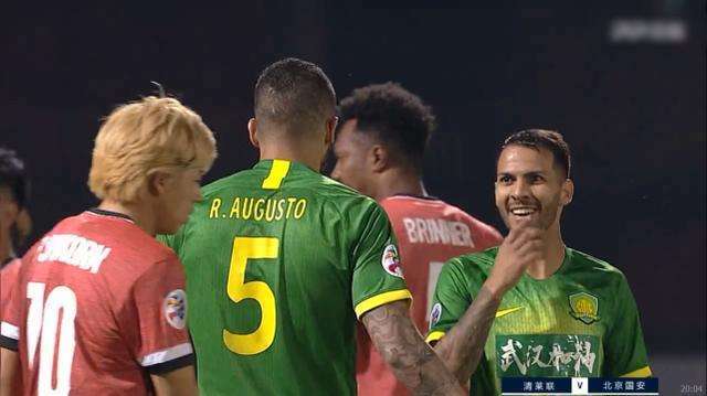 多多28官方网站- 门兴格拉德巴赫启用智能球衣，实时监测球员体能  